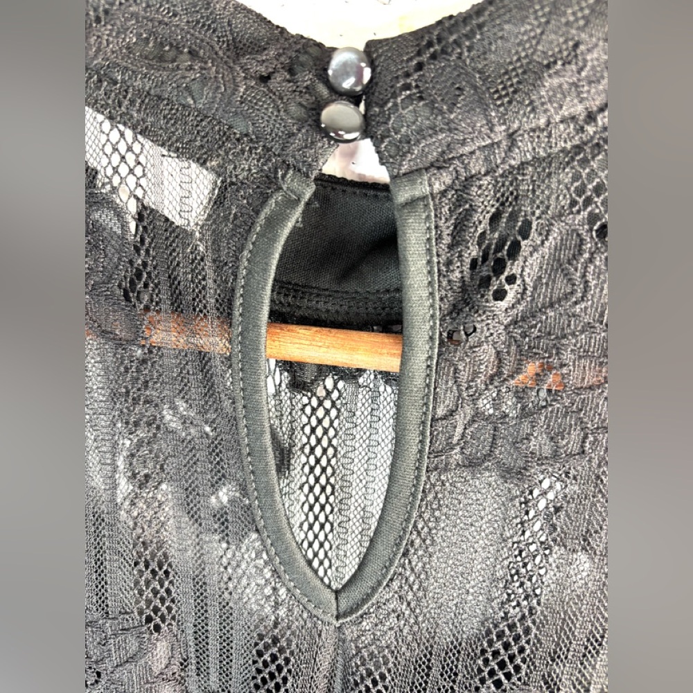 Eve & Maddie 2X Fairygoth High Neck  Sleeveless Lace Top in Black - Picture 5 of 9